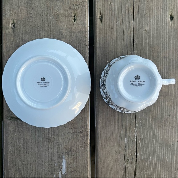 Royal Albert 25th Anniversary Series Bone China Cup and Saucer Set - Picture 11 of 14